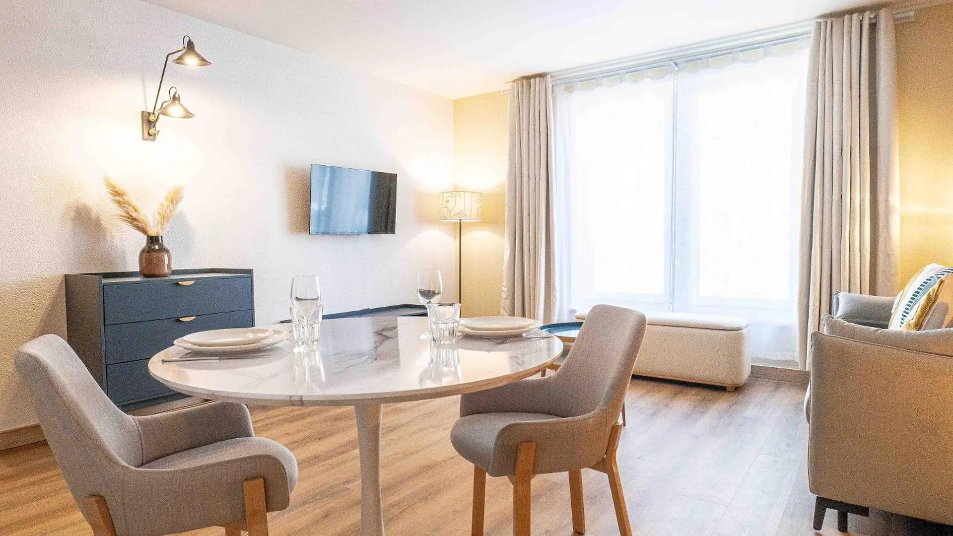 Lebasque - Centre - Rue Pietonne - Annecy Apartment 0*,  France